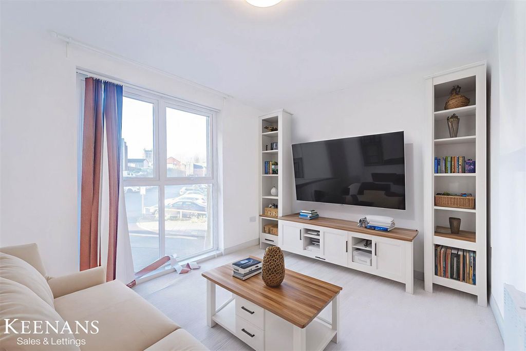 Property photo 1 of 19 Dsc07610 - Living Room - Standard - 1.Jpg