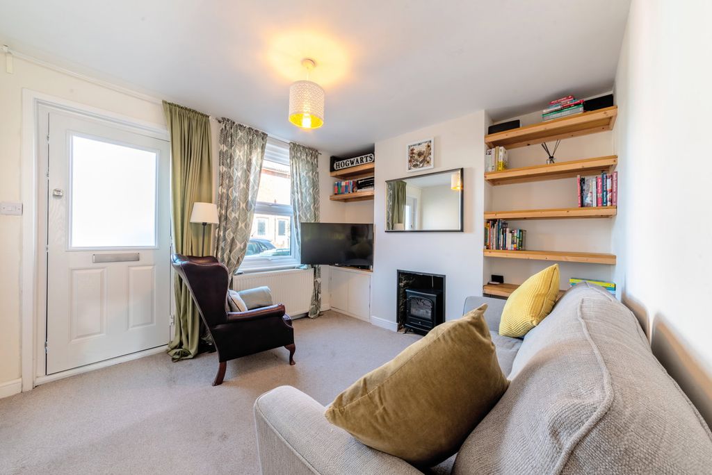 Property photo 2 of 17