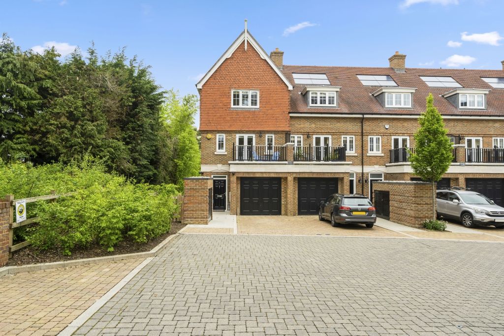 Property photo 1 of 18