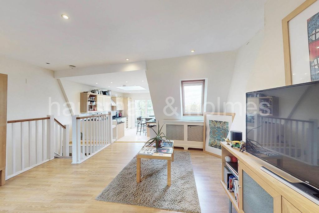 Property photo 2 of 16 W04.Jpg