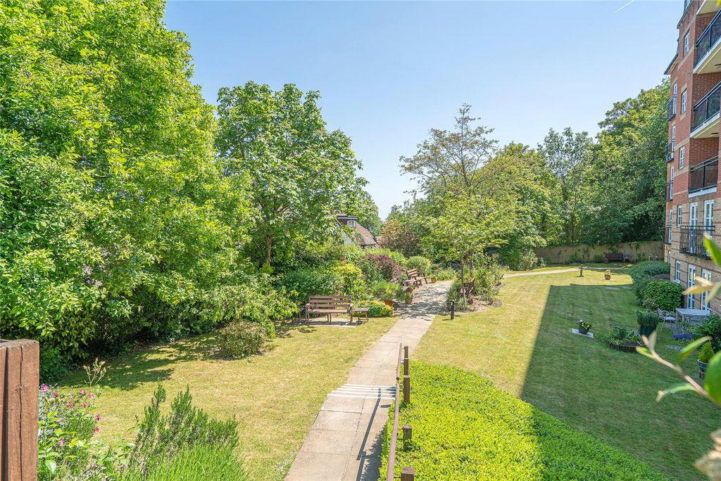 Property photo 2 of 17 Picture No. 24