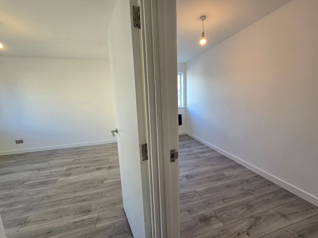 Property photo 3 of 11 3608393