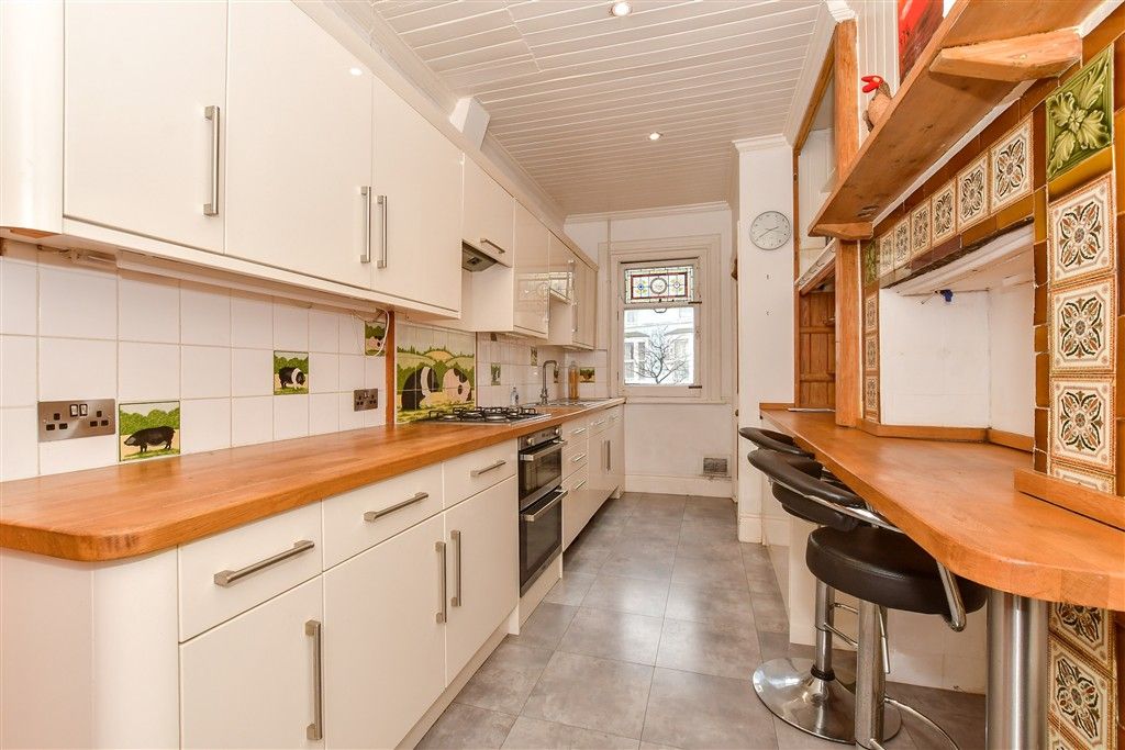 Property photo 3 of 20 Kitchen