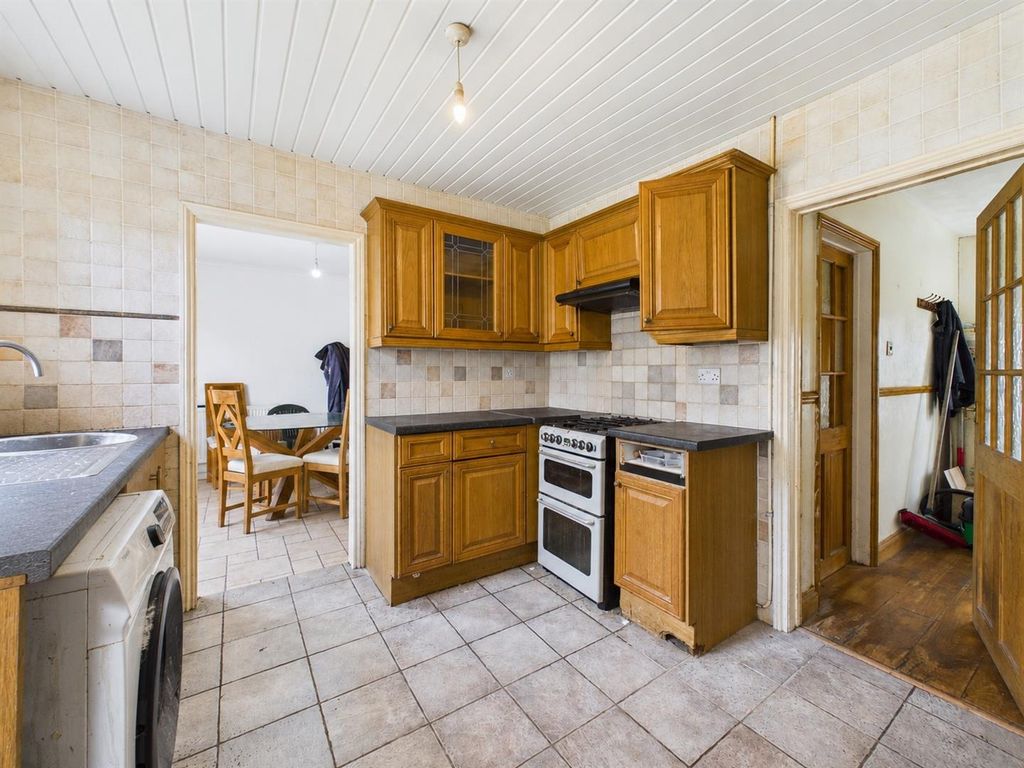 Property photo 2 of 13 Kitchen .Jpg