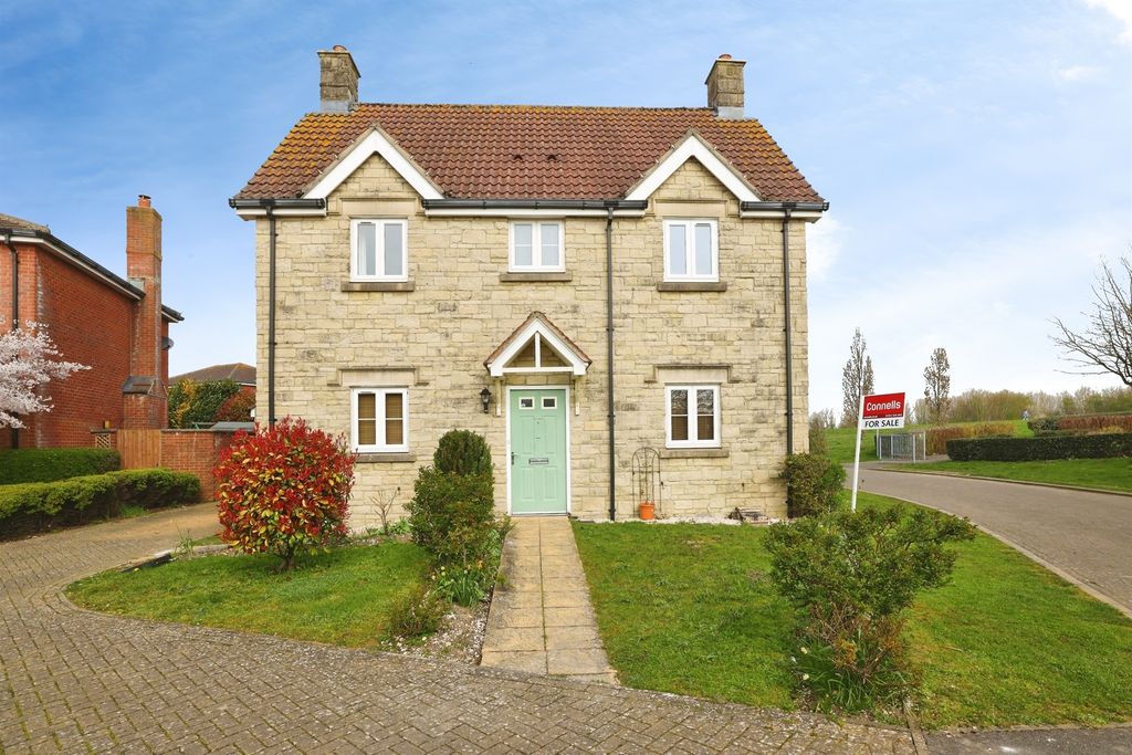 Property photo 1 of 18