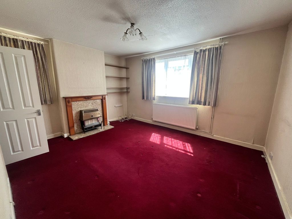 Property photo 3 of 17 Photo 8