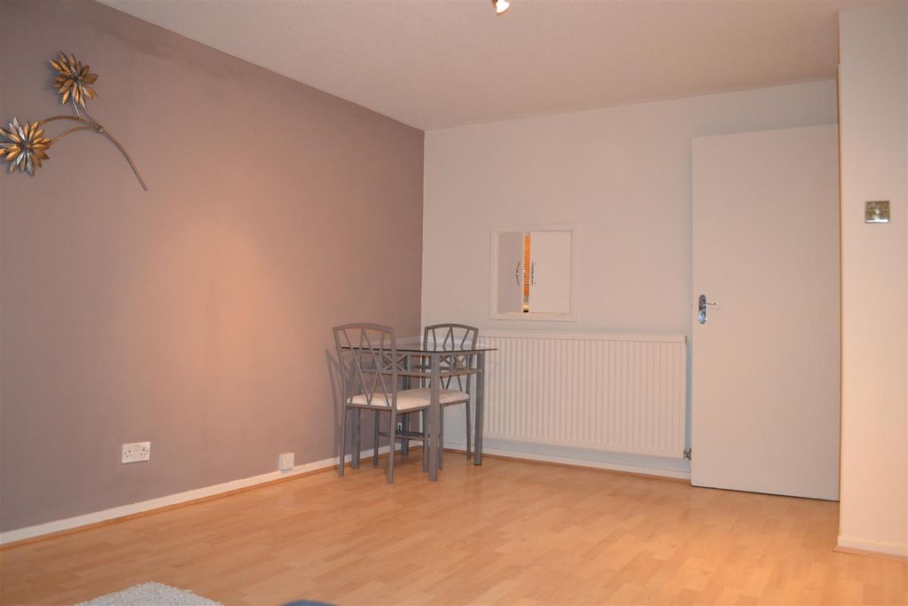 Property photo 2 of 5 6.Jpg