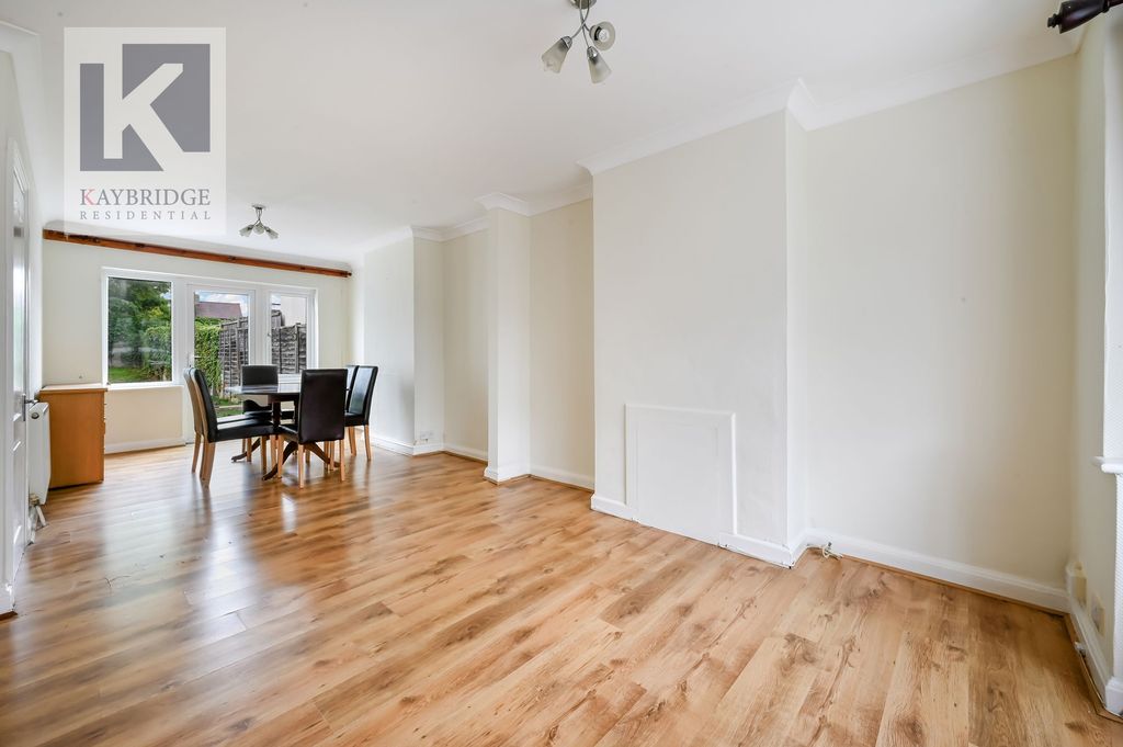 Property photo 2 of 14 Cheam