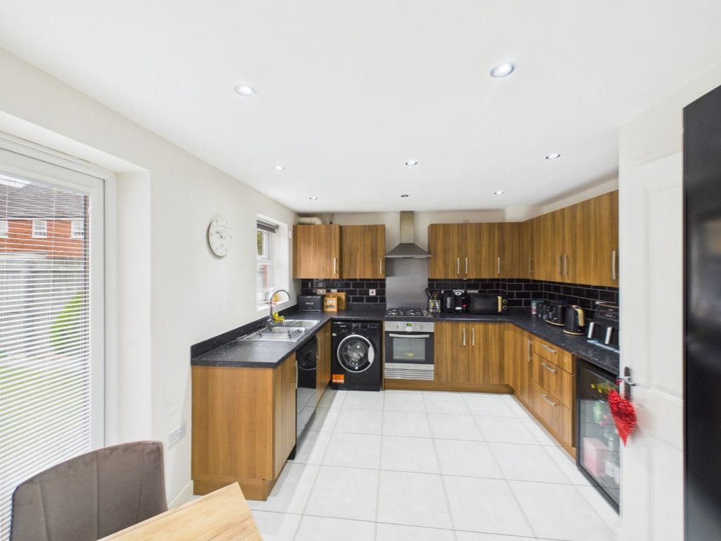 Property photo 2 of 13 4816425