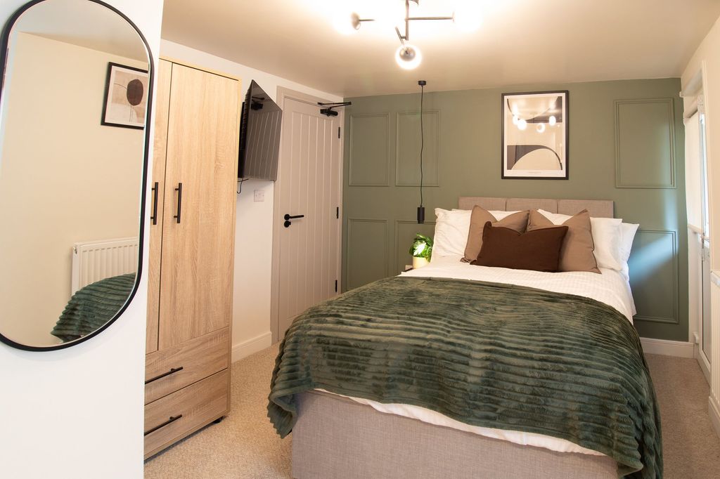 Property photo 2 of 13 Room 1