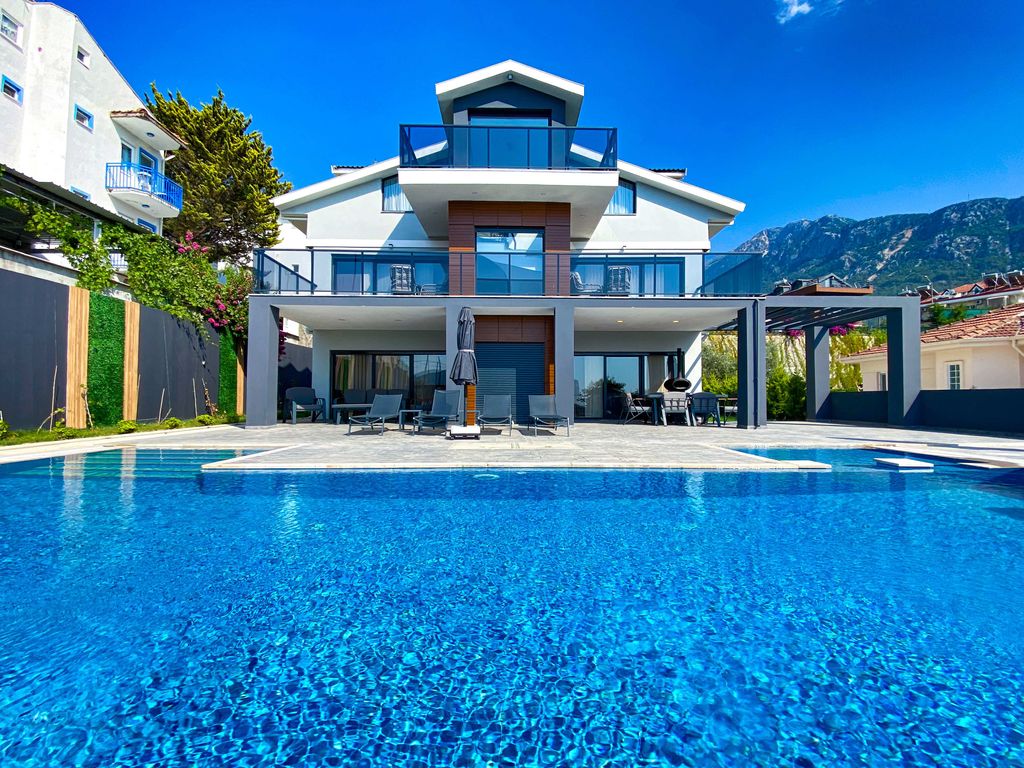 Property photo 2 of 21 Incredible Fethiye Villa For Sale - Large Private Swimming Pool