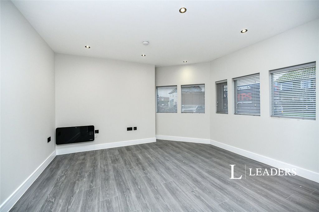 Property photo 1 of 16 Picture No. 08