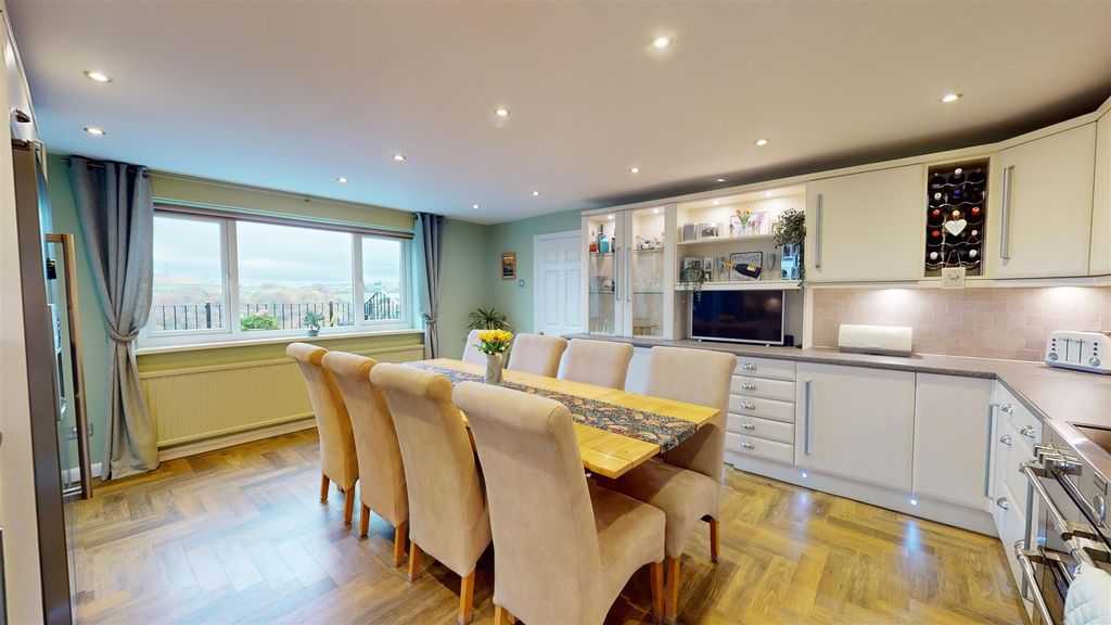 Property photo 3 of 41 Dining Kitchen