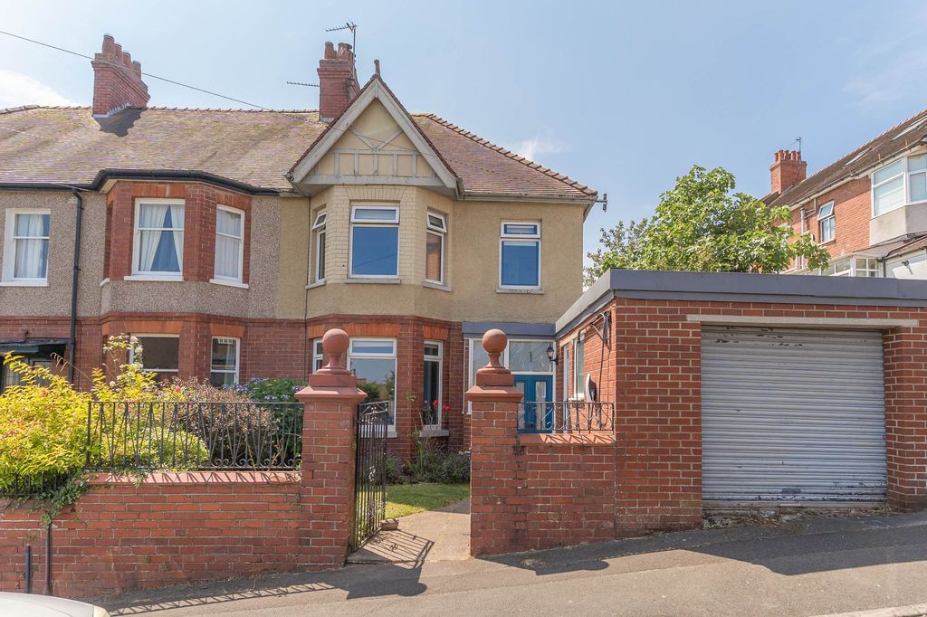 Property photo 1 of 28