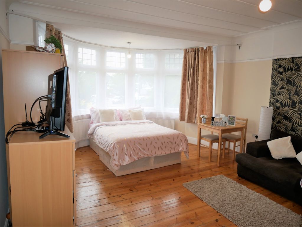 Property photo 1 of 2