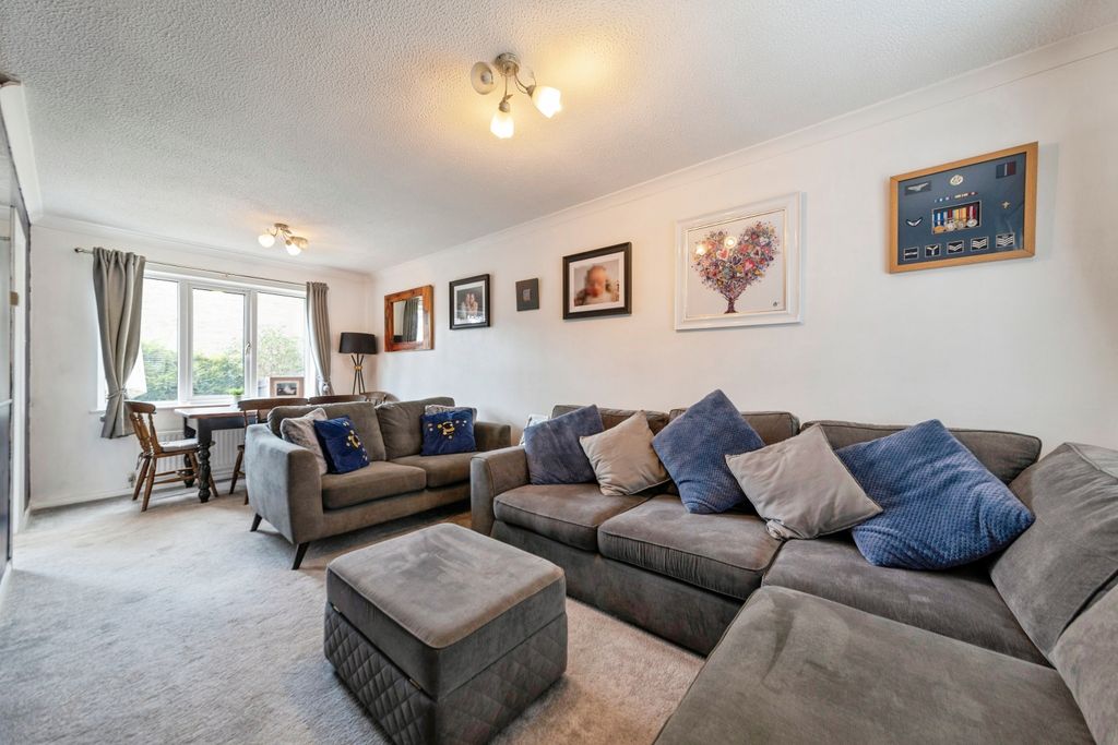 Property photo 3 of 16