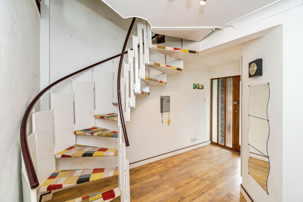 Property photo 2 of 18 Pbox-Img.Jpg