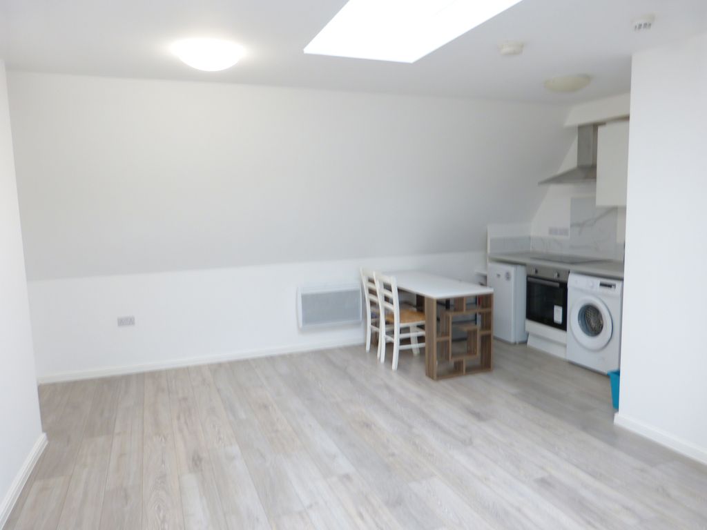 Property photo 1 of 7 1 Bed Flat To Rent Golders Green Road, London Nw11