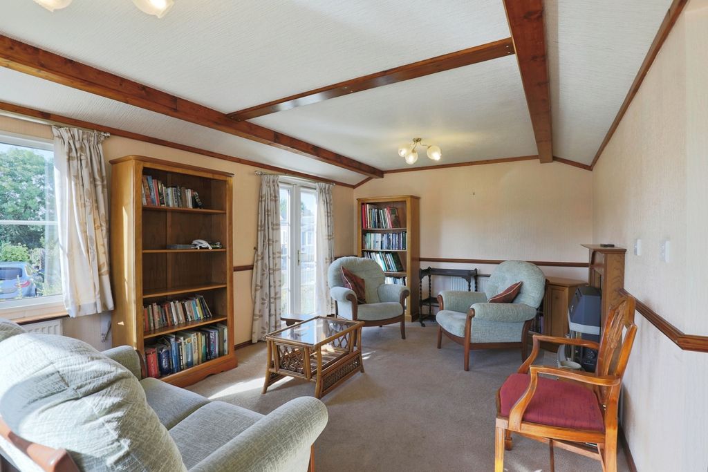 Property photo 2 of 17 Photo
