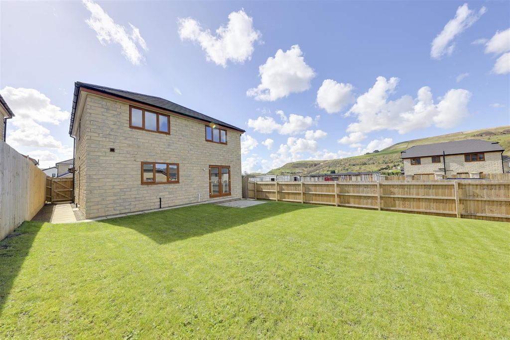 Property photo 2 of 16 Rear Garden