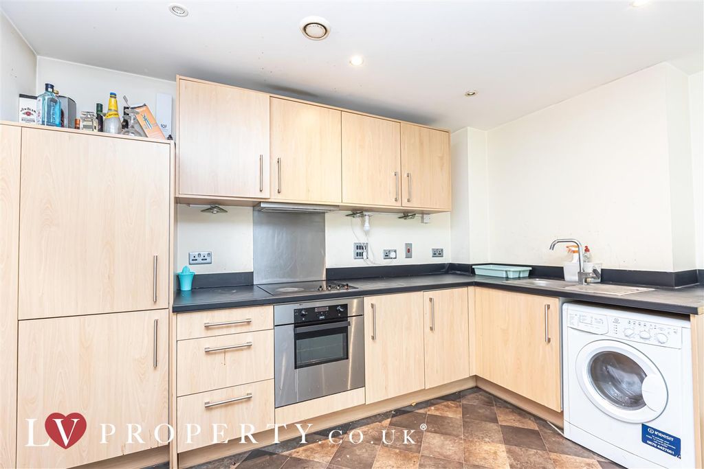 Property photo 3 of 16 8.Jpg