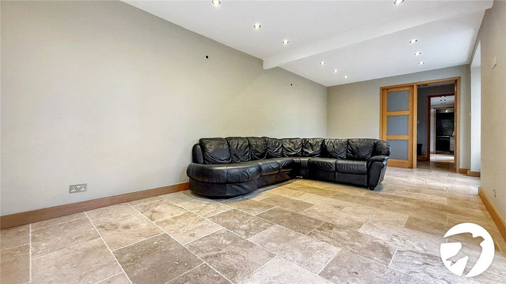 Property photo 2 of 13 Picture No. 15