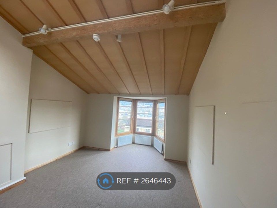 Property photo 3 of 12 Bedroom 5 - View 1