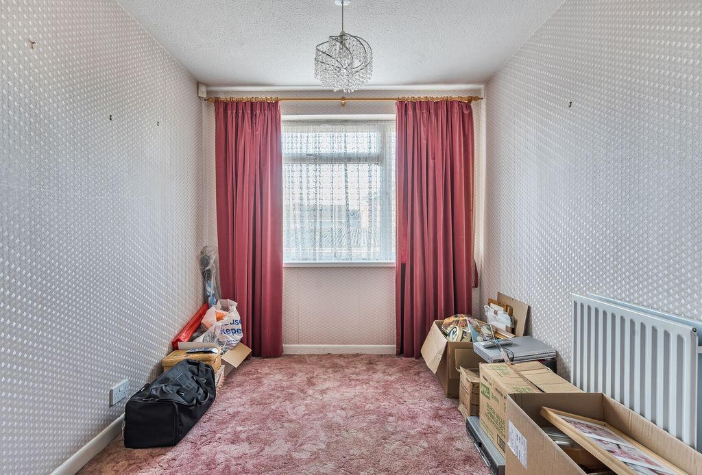 Property photo 3 of 21 1395928-8-695E654...