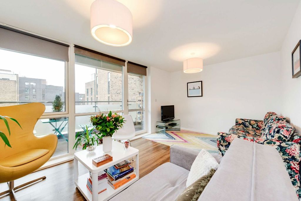 Property photo 2 of 9