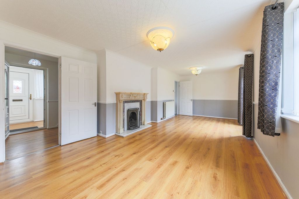 Property photo 2 of 17 Lounge/Dining Room