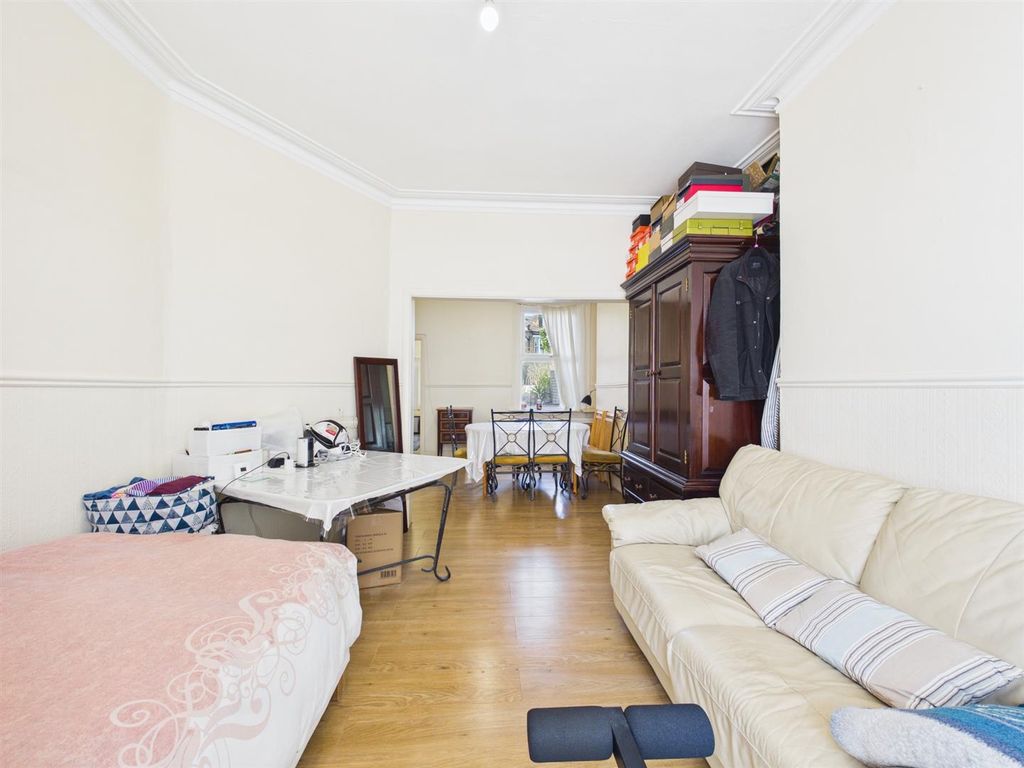 Property photo 2 of 35 Cam01358G0-Pr0232-Still011.Jpg