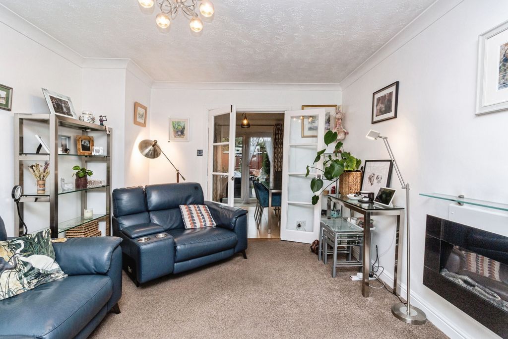 Property photo 3 of 15