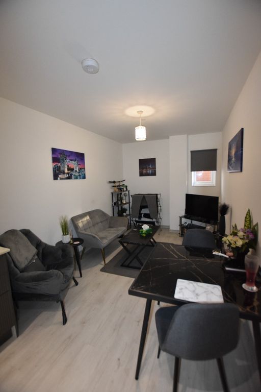 Property photo 1 of 2