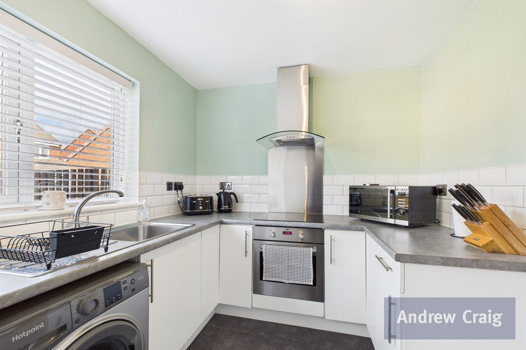 Property photo 2 of 15 Kitchen