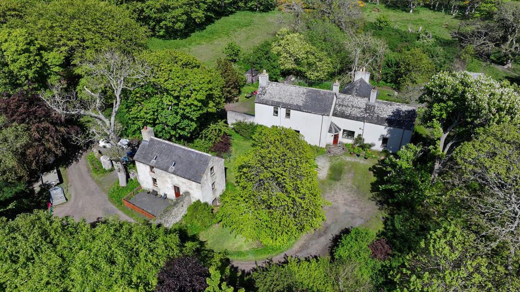 4 bed detached house for saleLybster House, Lybster Caithness KW3