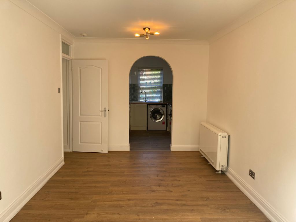 Property photo 3 of 7 Living Room