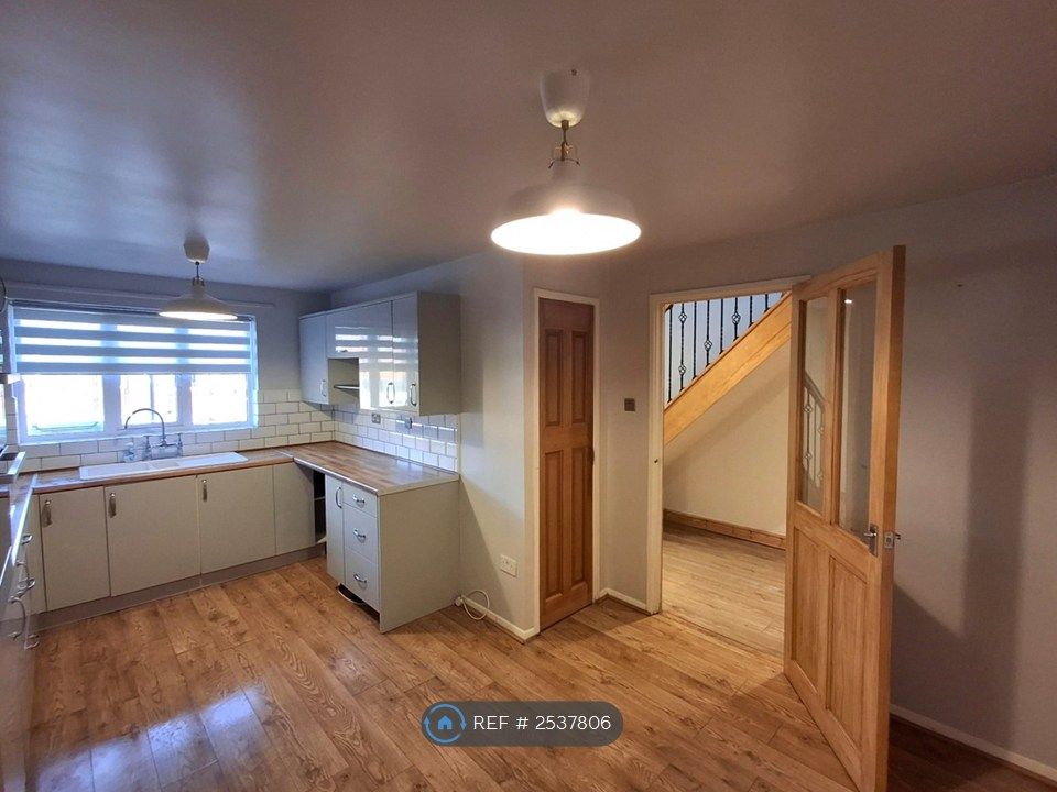 Property photo 3 of 31