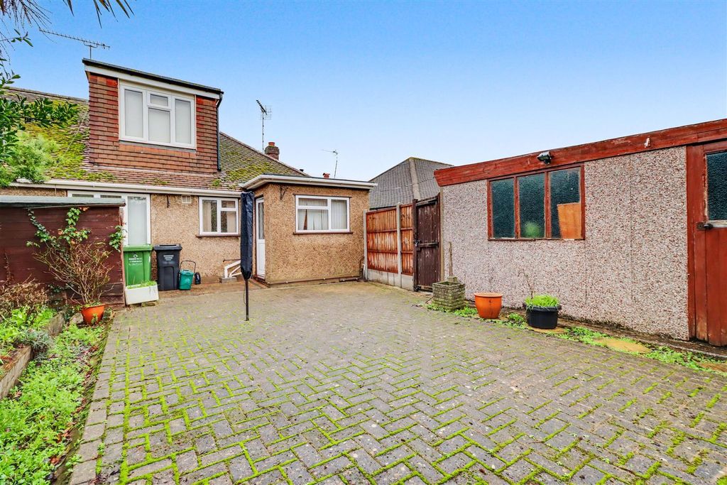 Property photo 2 of 11 60 Lucerne Int&Ext-15.Jpg