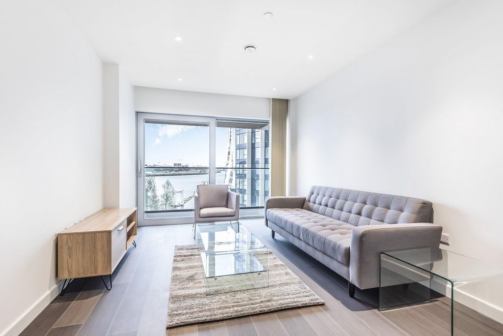 Property photo 2 of 15 Reception