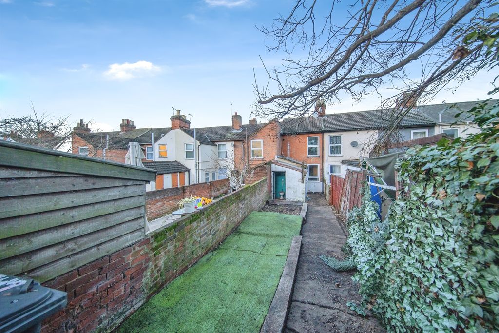 Property photo 3 of 11