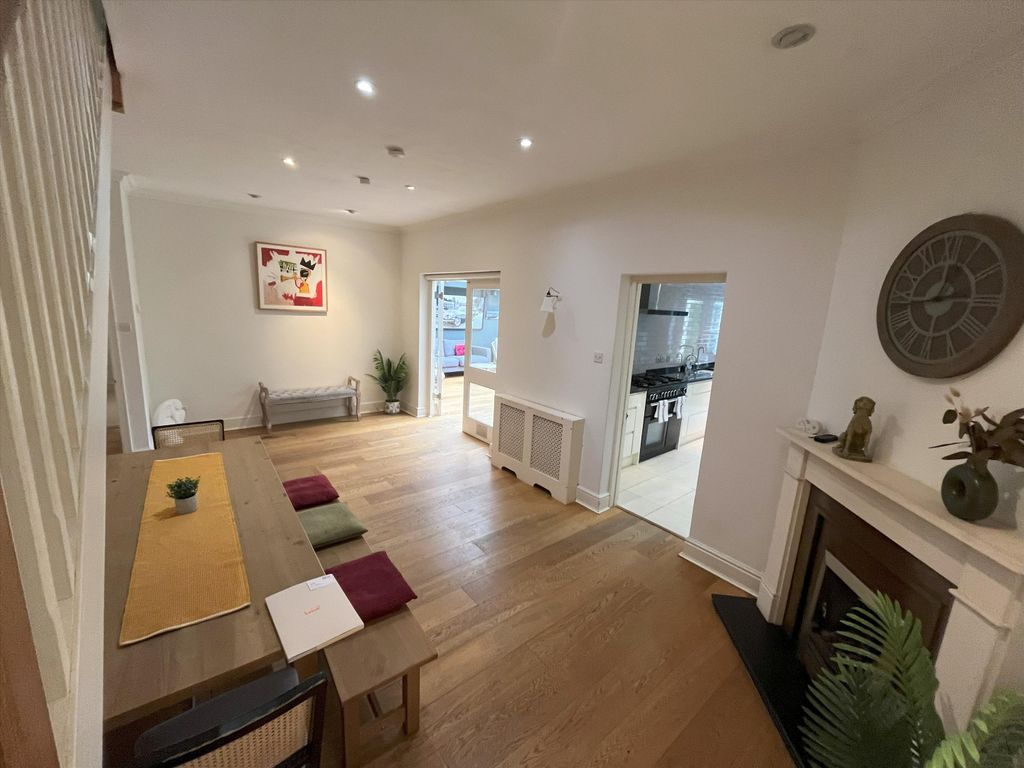 Property photo 3 of 16 Image