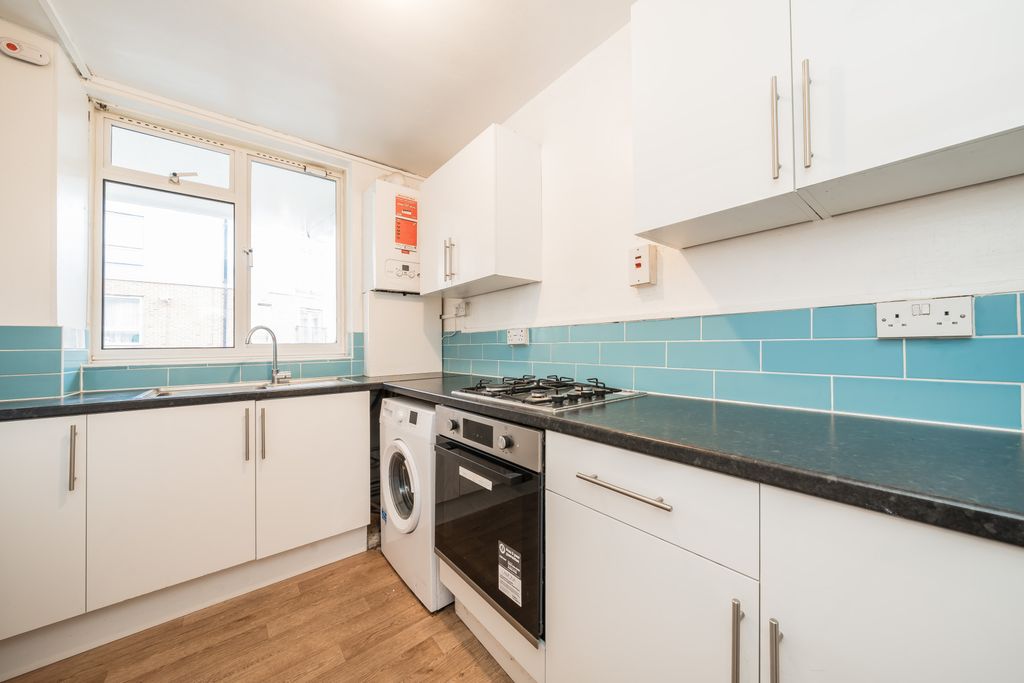 Property photo 2 of 11 Kitchen