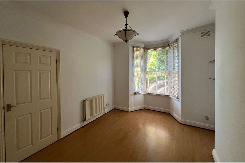 Property photo 3 of 22