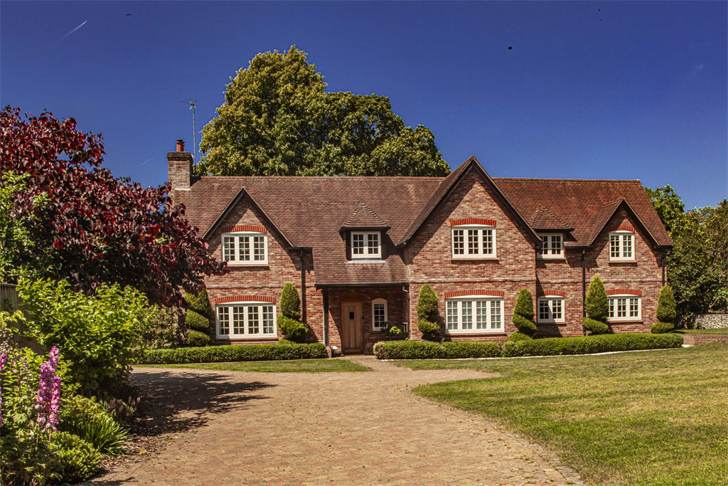 Property photo 2 of 39