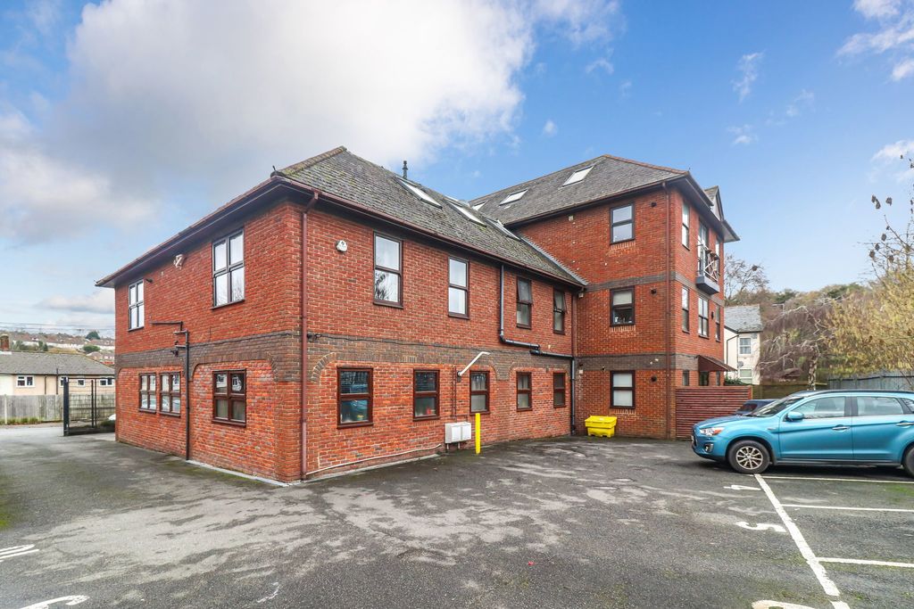 Additional image 13 of 2 bed flat for saleNashleigh Court, Severalls Avenue, Chesham HP5