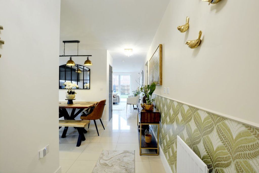 Property photo 2 of 21