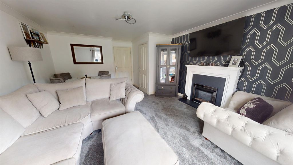 Property photo 3 of 15 Dining Lounge