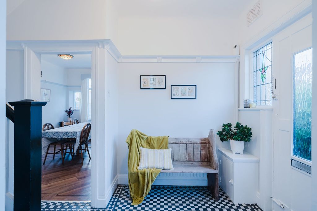 Property photo 2 of 27