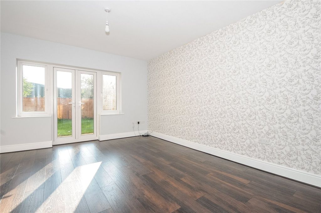 Property photo 3 of 8 Living Room