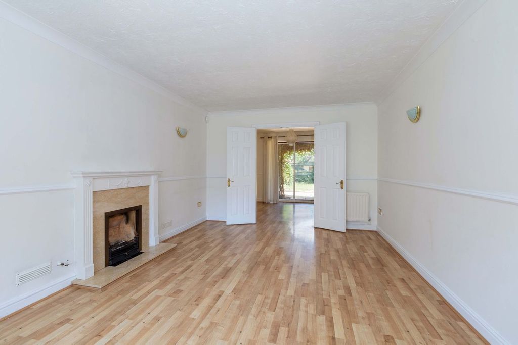 Property photo 3 of 21